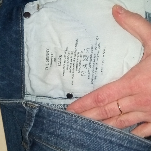 Ann Taylor Petite Jeans - Picture 3 of 3